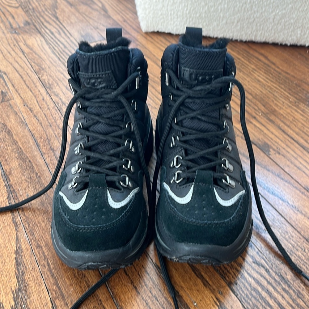 *Like New*Ugg Weather Boots